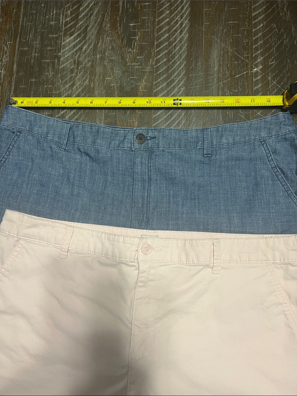 Two pair of Ladies “A New Day” Shorts. Light Pink and Chambray. Both Size 18. - Picture 8 of 9